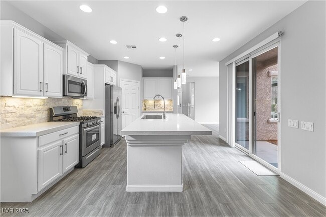 Building Photo - 2231 Desert Prairie St