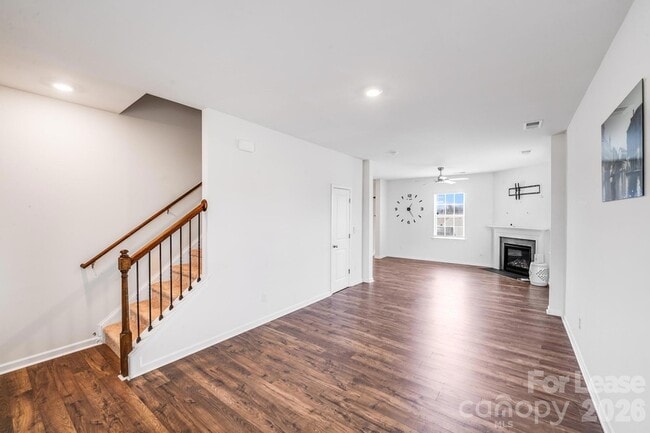 Building Photo - 7411 Foxgate Cir