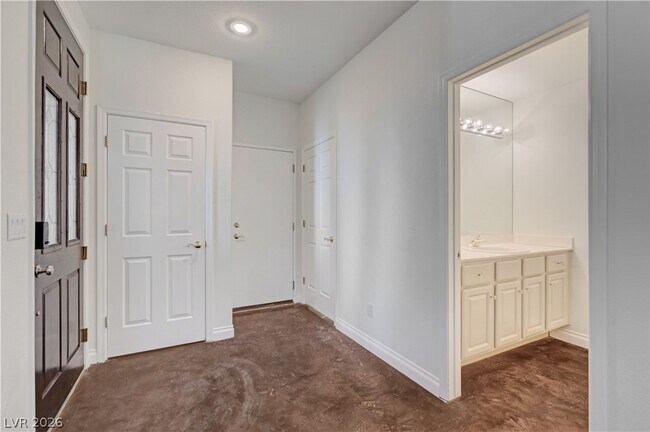 Building Photo - 9420 San Laguna Ct