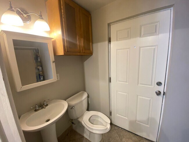 Building Photo - 1824 Hendricks Ave