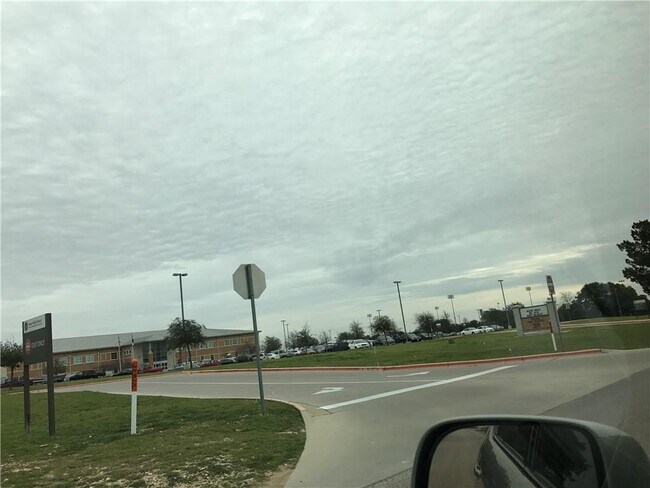 Building Photo - 801 Melda St