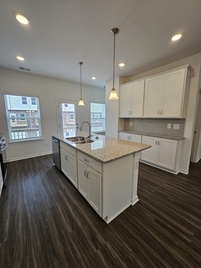 Building Photo - 129 Rosebush Ln