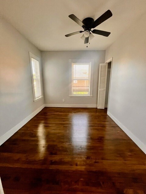 Building Photo - 686 River St