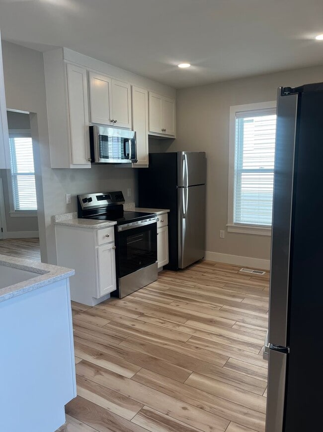 Building Photo - Basset &amp; Wash, LLC - 509 WW