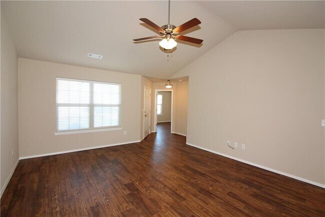 Building Photo - 601 Lasso Ln