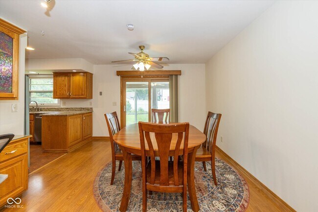 Building Photo - 647 Alwyne Rd