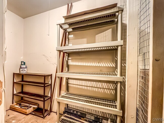 Building Photo - 917 Madison St