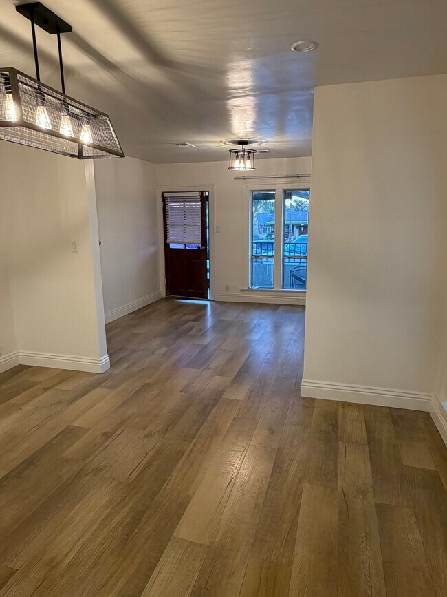 Building Photo - 1103 E Princeton St