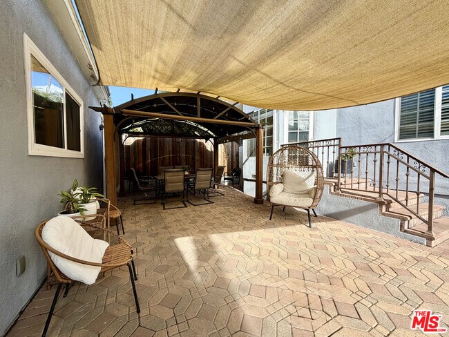 Building Photo - 7764 Fountain Ave