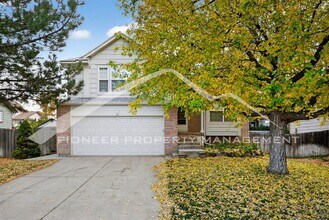 Building Photo - Spacious Home with Central AC and Gas Fireplace