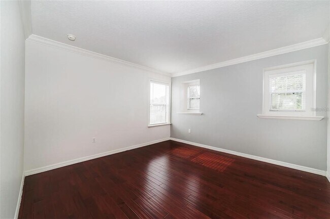 Building Photo - 10124 Malpas Point