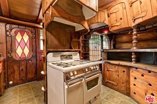 Building Photo - 3819 Dunn Dr