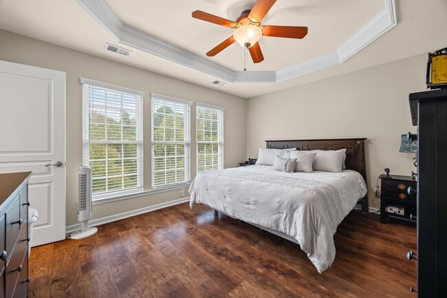 Building Photo - Extremely well-maintained 3-bedroom, 3.5 bath townhome in Baxter Village!