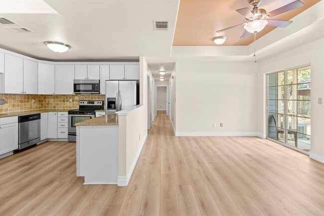 Building Photo - 135 Kaeleku Ln