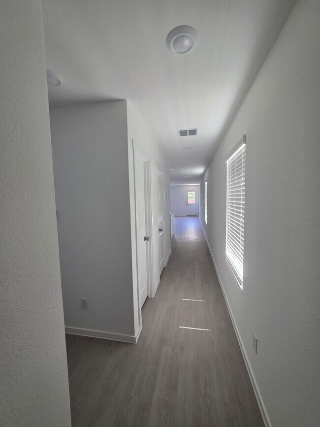 Building Photo - NEWLY BUILT 3 bedroom 2.5 Bath for rent!!!