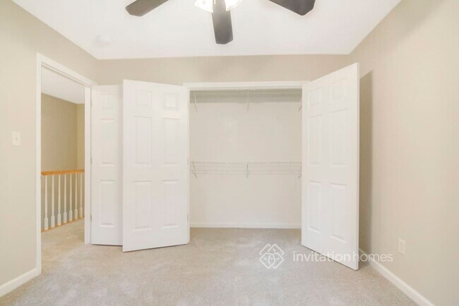 Building Photo - 6900 Longridge Dr