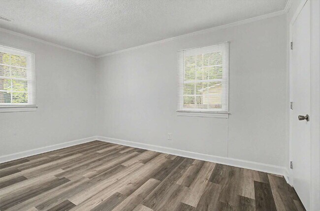 Building Photo - Ranch Home on Private lot in Chapel Hill