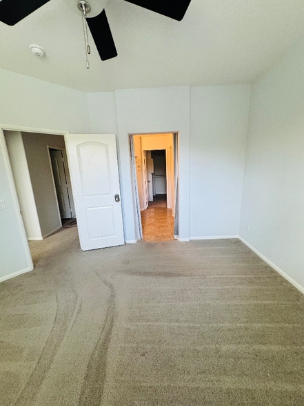 Building Photo - 1460 Mockingbird Ct