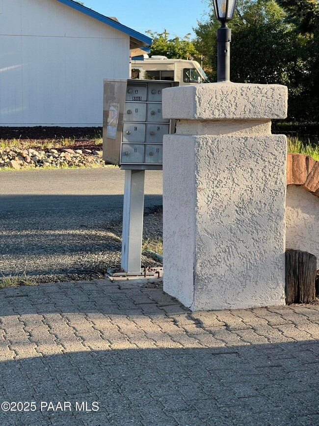 Building Photo - 8860 E Yavapai Rd