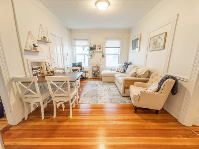 Building Photo - 12 Hamlin St