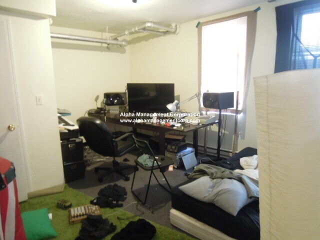 Building Photo - 165 Hemenway St