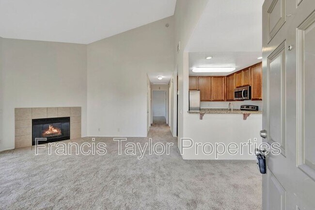 Building Photo - 225 W El Norte Pkwy