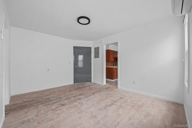 Building Photo - 58-44 Fresh Pond Rd