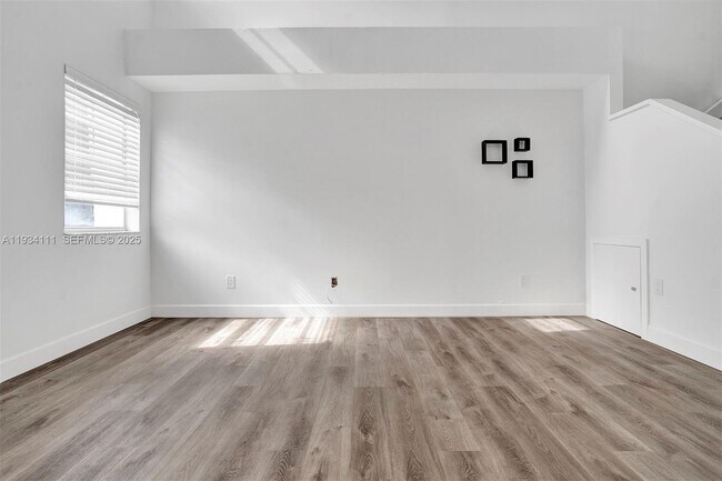 Building Photo - 20985 SW 84th Ave