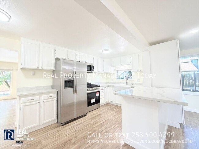 Building Photo - 2807 61st Ave NE