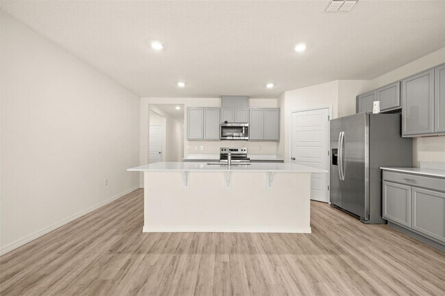 Building Photo - 1078 Clay Blvd
