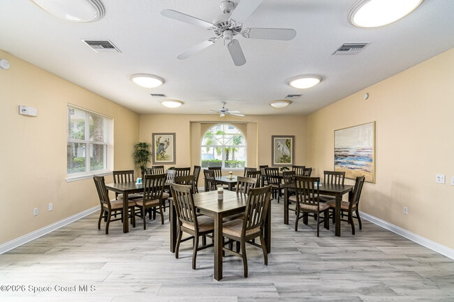 Building Photo - 8961 Lake Dr