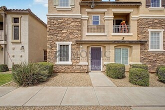 Building Photo - 1384 S Sabino Dr
