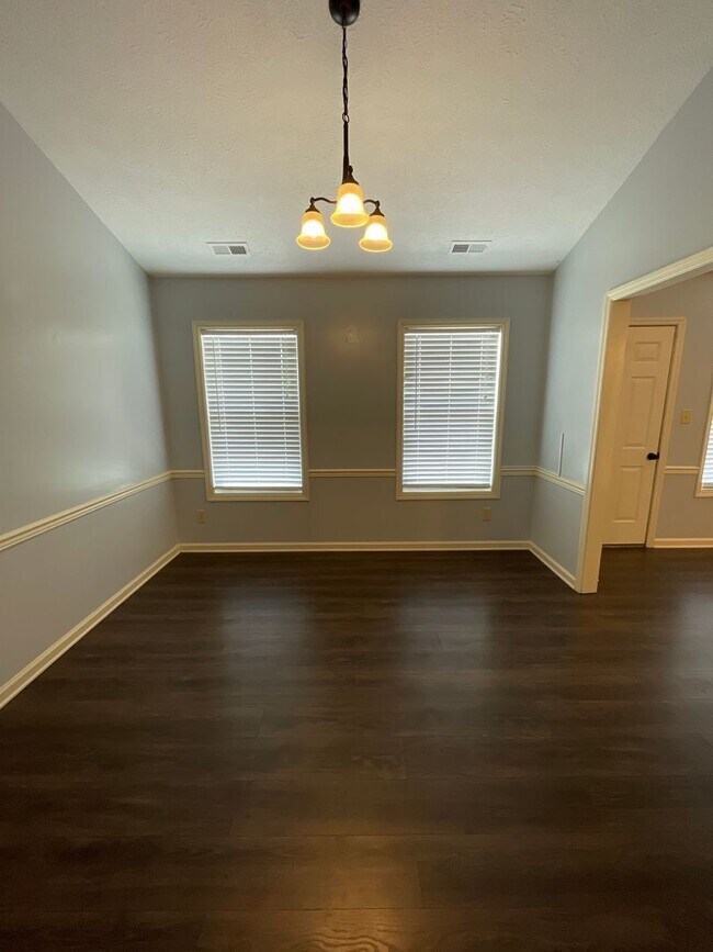 Building Photo - Charming Home in Havelock