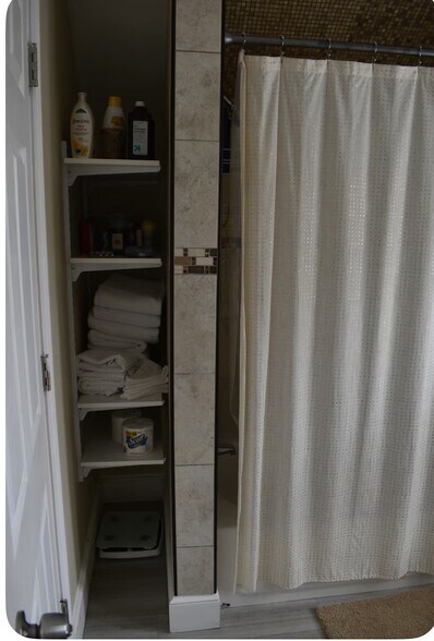 Building Photo - 86 Home Ave