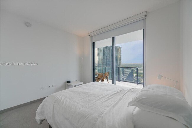 Building Photo - 68 SE 6th St