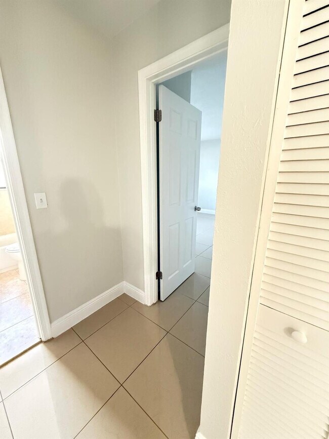 Building Photo - 11108 Royal Palm Blvd