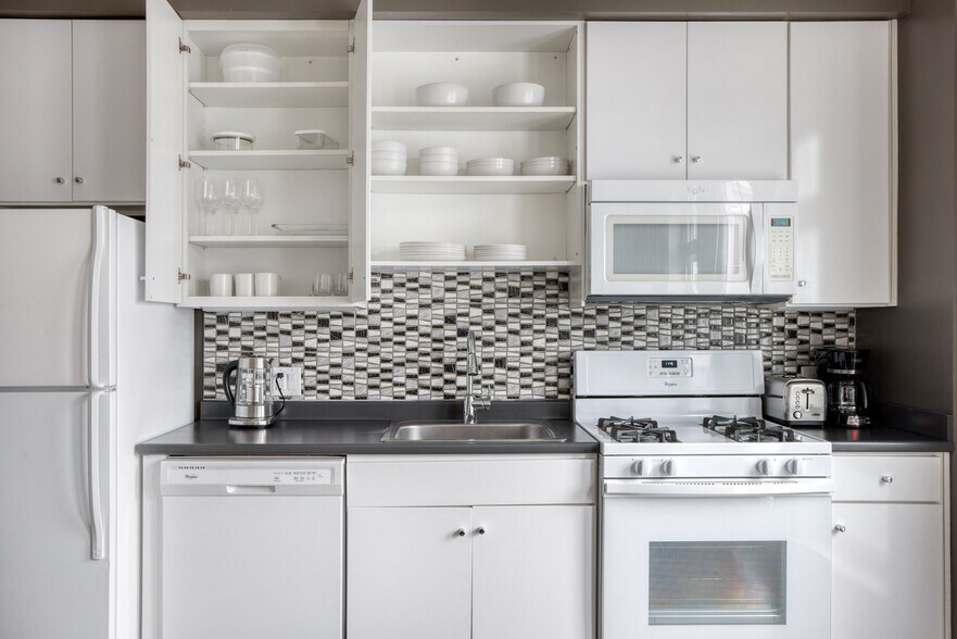 Building Photo - 445 Artisan Way