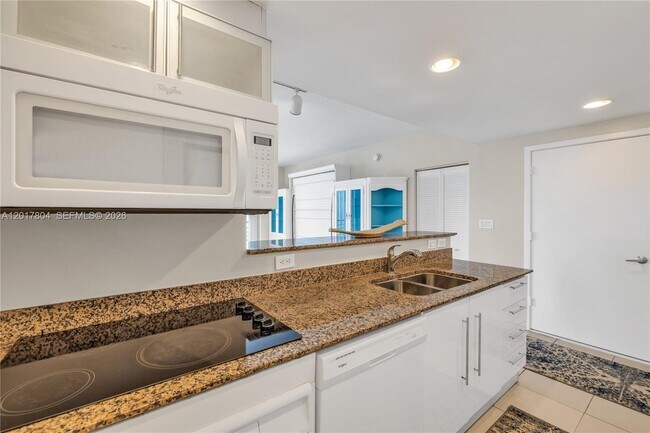 Building Photo - 335 S Biscayne Blvd
