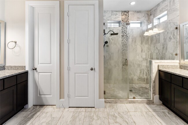 Building Photo - 2720 Church Wood Dr