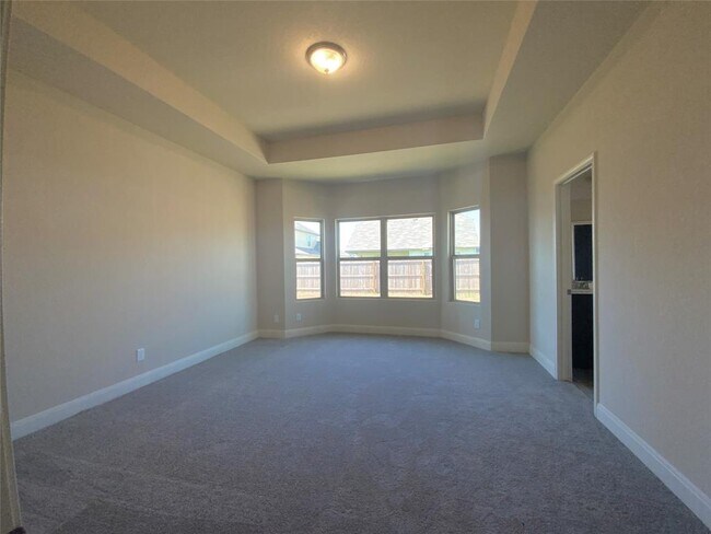 Building Photo - 716 Red Barn Bnd