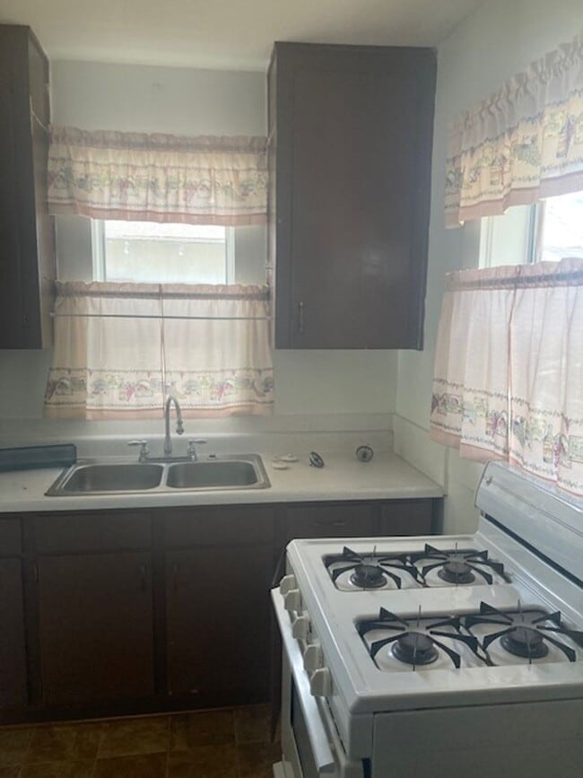 Building Photo - Gulfport 2 Bedroom