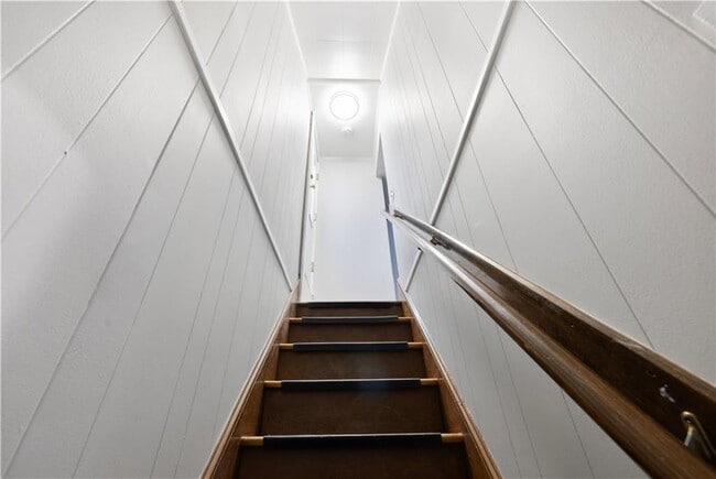 Building Photo - 4 Rego Rd