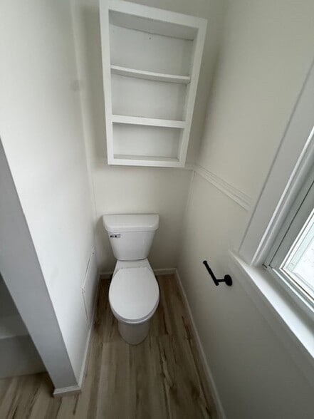 Building Photo - 1122 Milton St