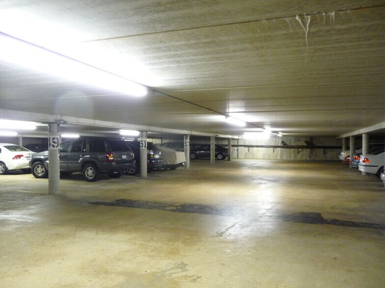 Building Photo - 1806 Hemlock Pl