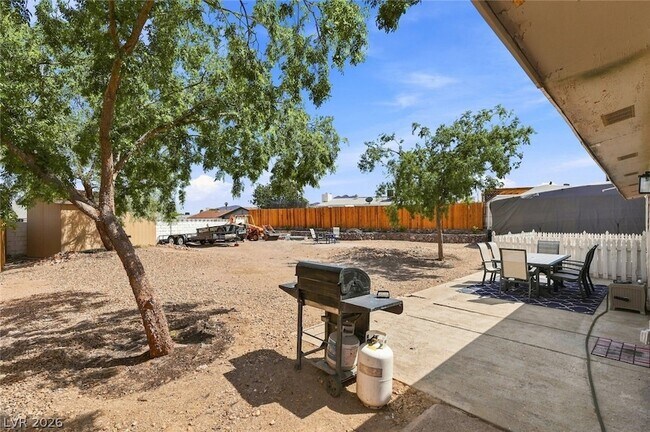 Building Photo - 609 Sierra Ln