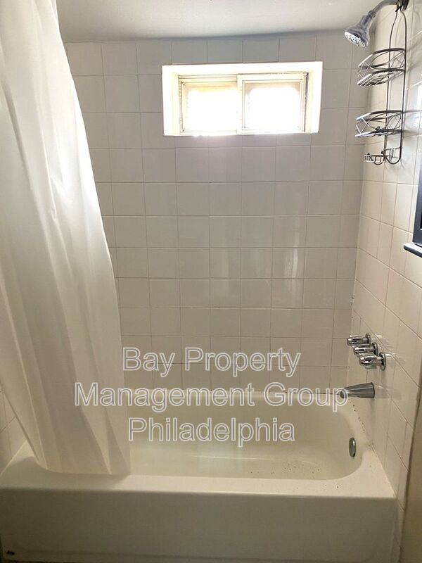 Building Photo - 12 E Jefferson St