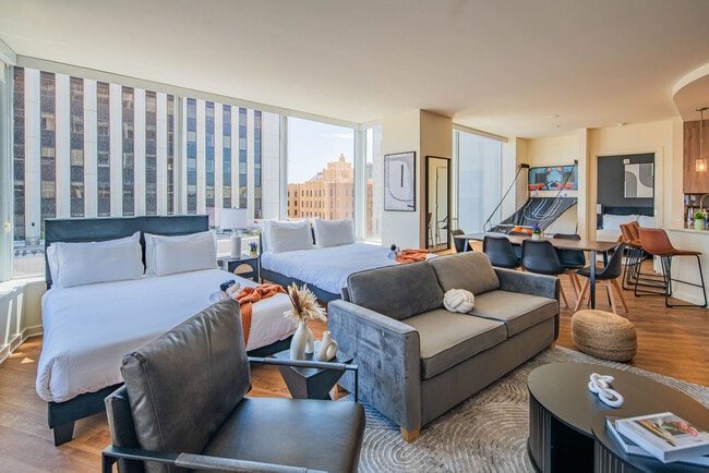 Building Photo - 44 W Monroe St