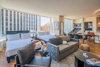 Building Photo - 44 W Monroe St