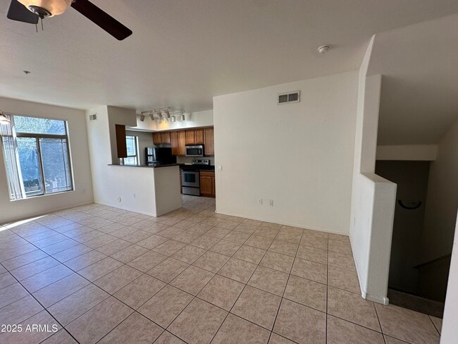 Building Photo - 280 S Evergreen Rd