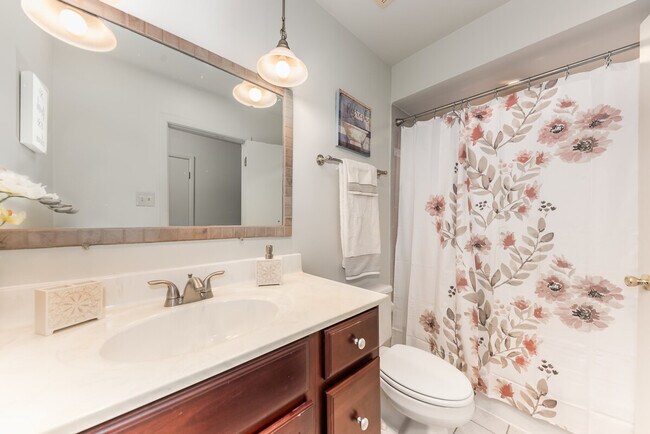 Building Photo - 8526 W 107th St